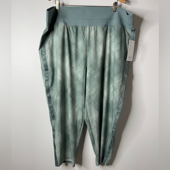 NWT Athleta Nolita Slim Tapered Print Crop Athletic Jogger Pants - Picture 5 of 10